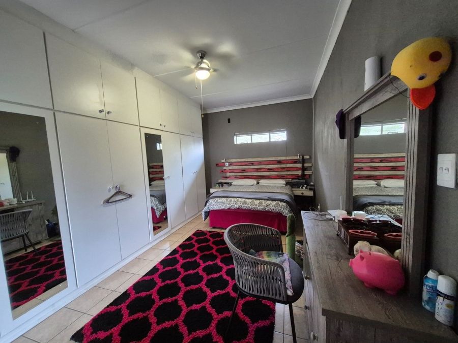 6 Bedroom Property for Sale in Dewetsdorp Free State